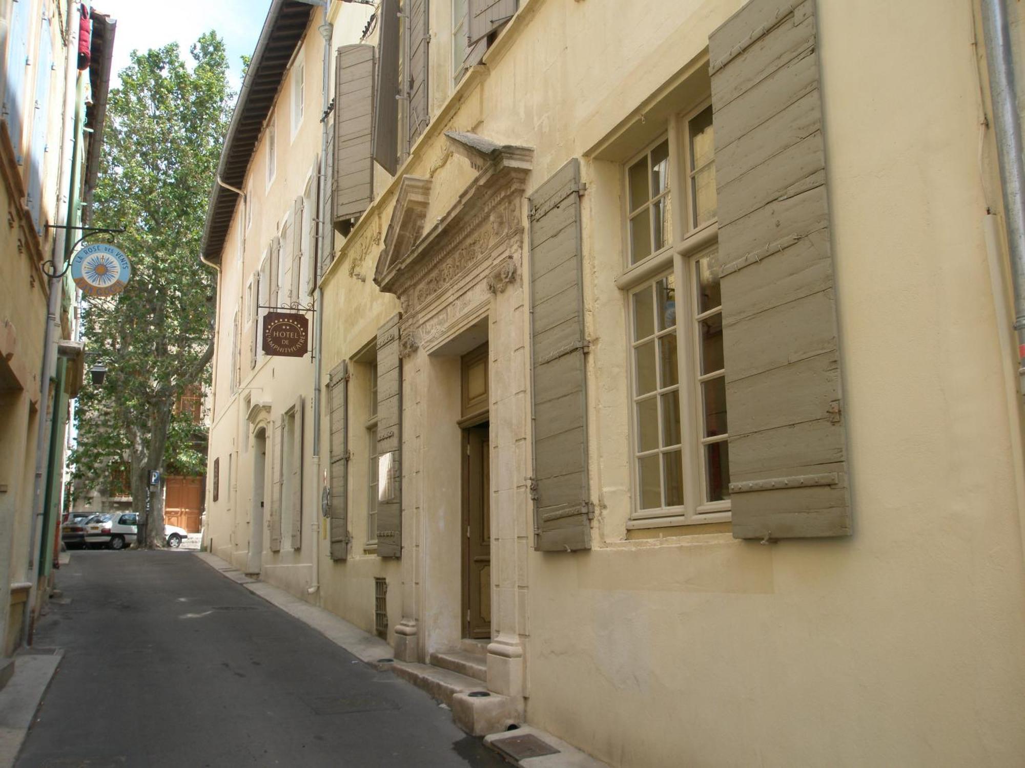 Hôtel de l'Amphithéâtre Arles Exterior foto