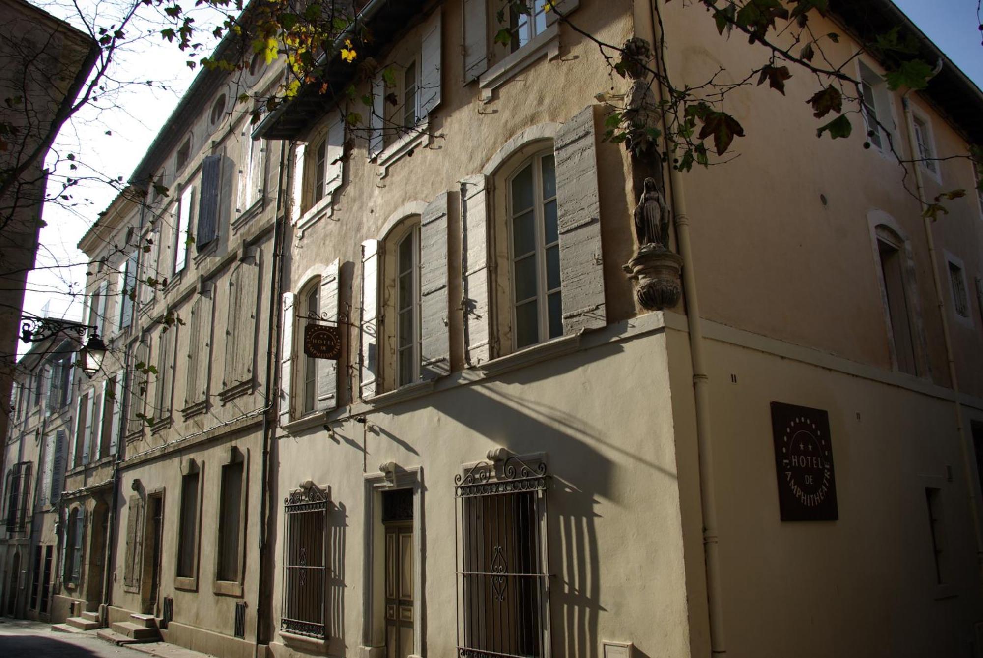Hôtel de l'Amphithéâtre Arles Exterior foto