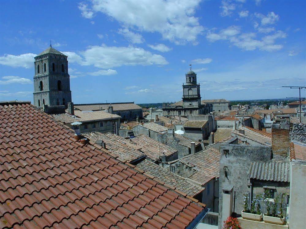 Hôtel de l'Amphithéâtre Arles Exterior foto